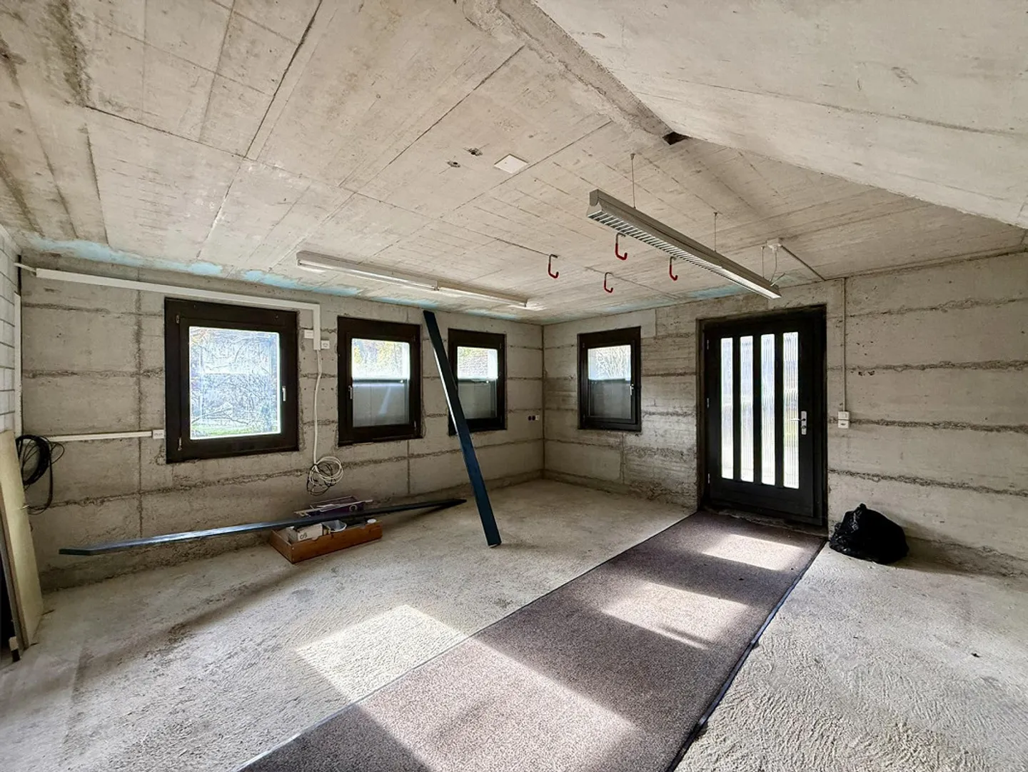 Lichtdurchflutetes 5.5-Zimmer-EFH mit Naturweiher und Weitblick - Foto 21 von 24