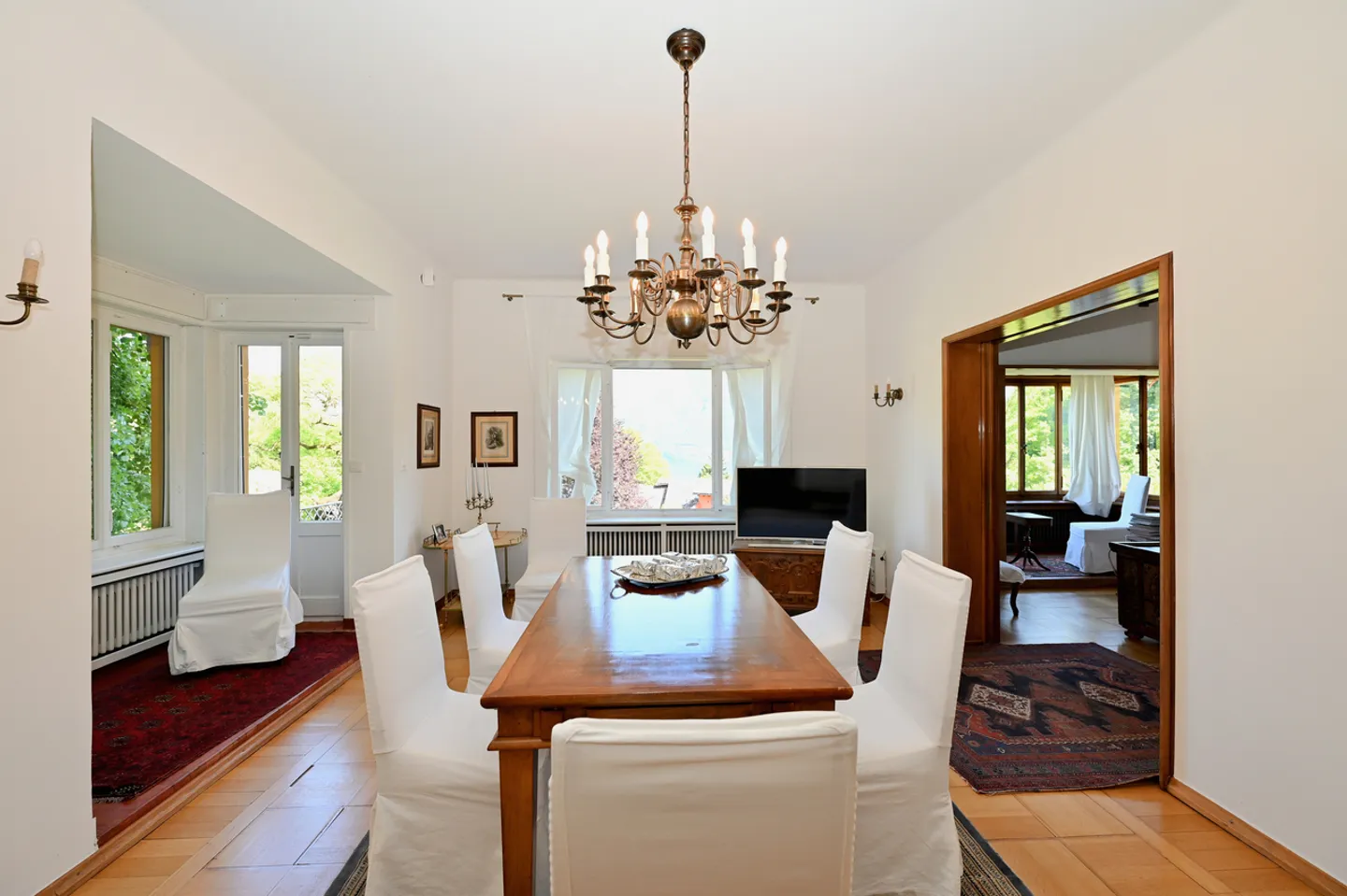 Prestigeträchtige Villa mit herrlichem Park in der Nähe des Zentrums von Lugano - Foto 9 von 17