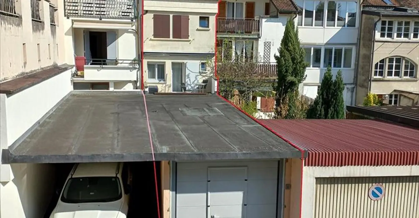 Immeuble historique avec 3 appartements - Photo 1 sur 17