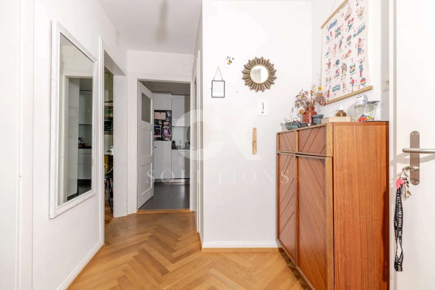 3-Room Gem with Balcony and Hobby Room - Photo 4 of 13