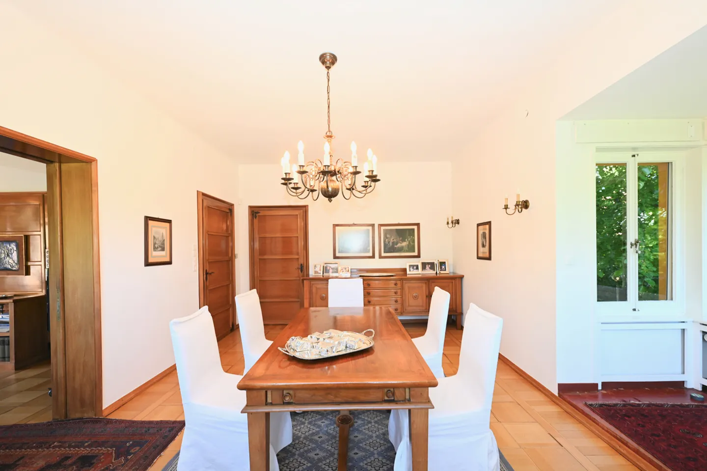 Prestigeträchtige Villa mit herrlichem Park in der Nähe des Zentrums von Lugano - Foto 11 von 17