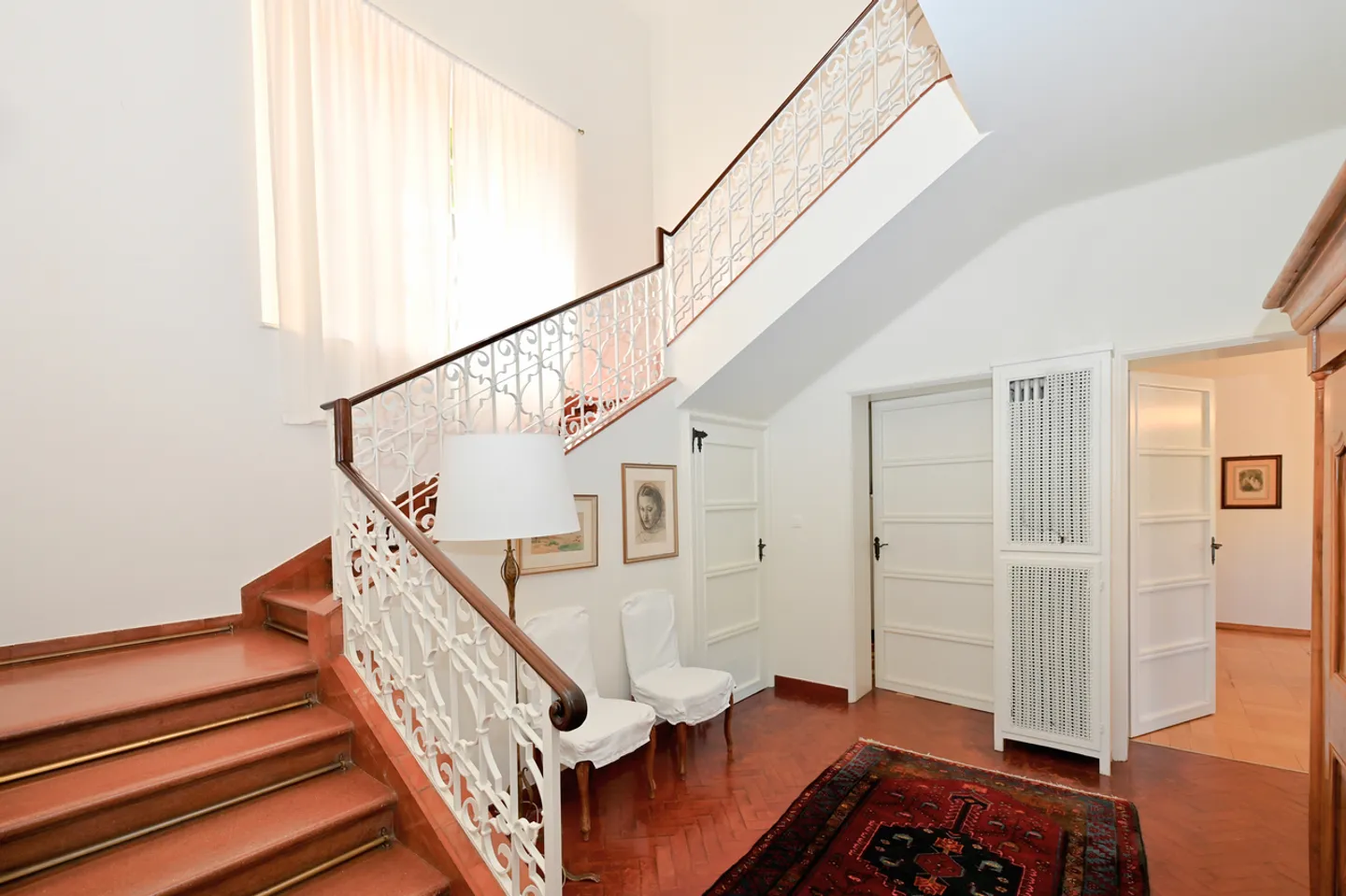 Prestigeträchtige Villa mit herrlichem Park in der Nähe des Zentrums von Lugano - Foto 16 von 17