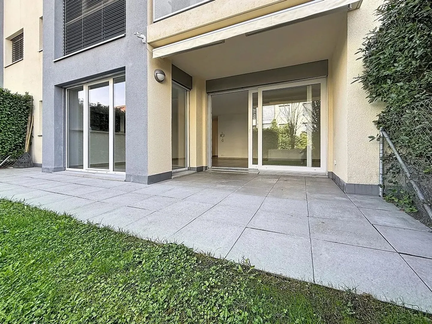 Spacious Apartment with Garden - Photo 5 of 8