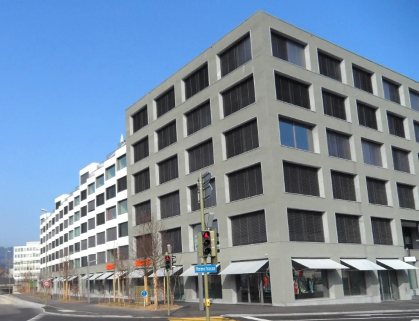 Modern Apartment in Central Location - Photo 2 of 8