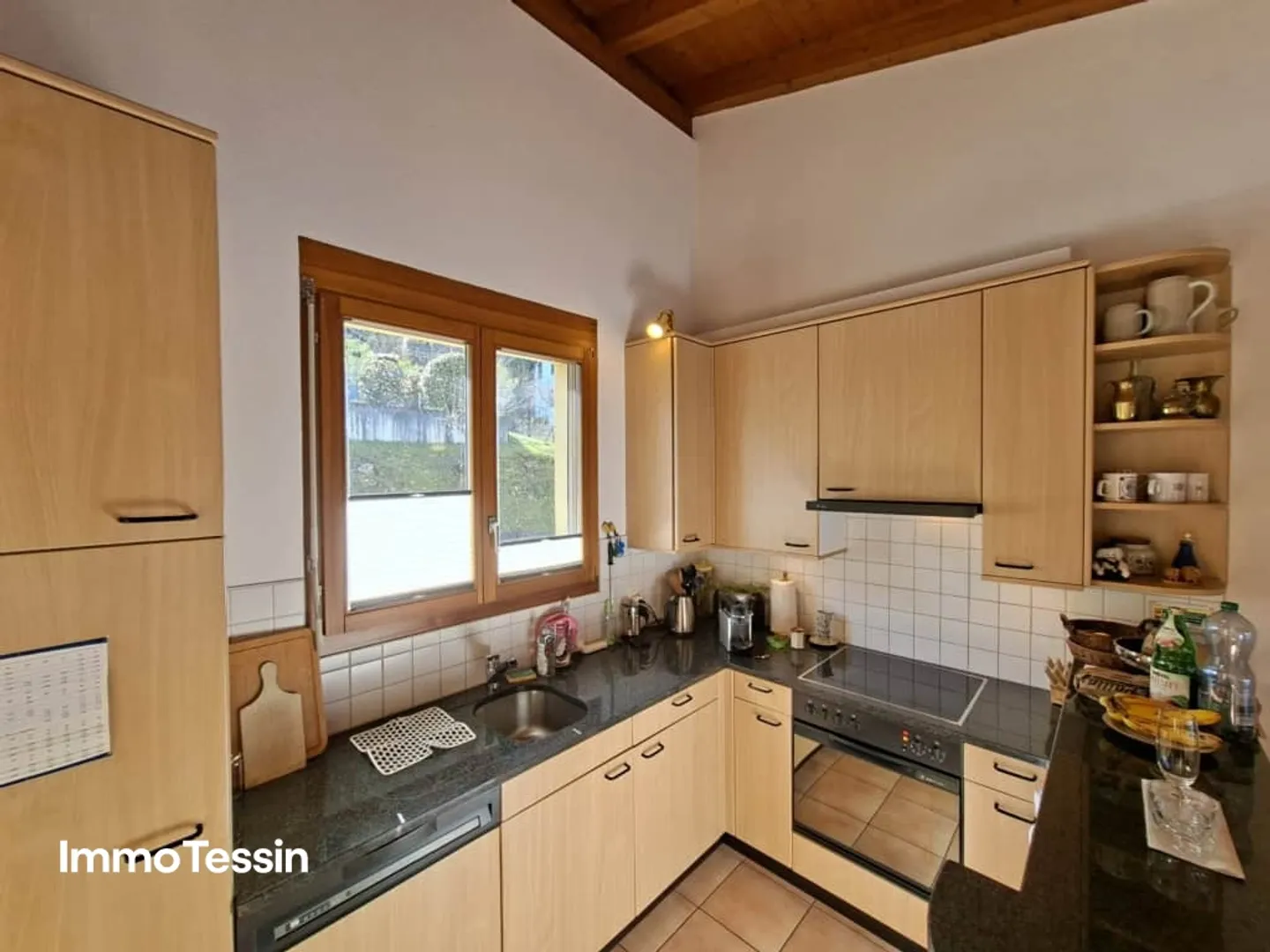 House with breathtaking 180 panorama lake view of Lake Maggiore, terrace, garden and direct access - Photo 9 of 13