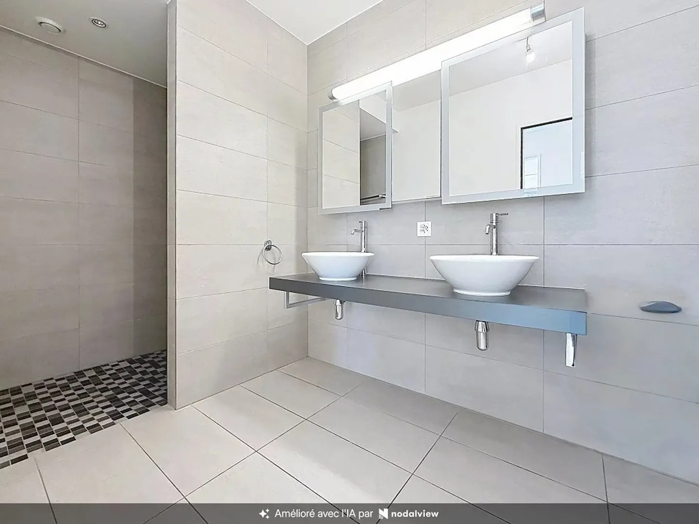 Spacious Apartment with Garden - Photo 8 of 8