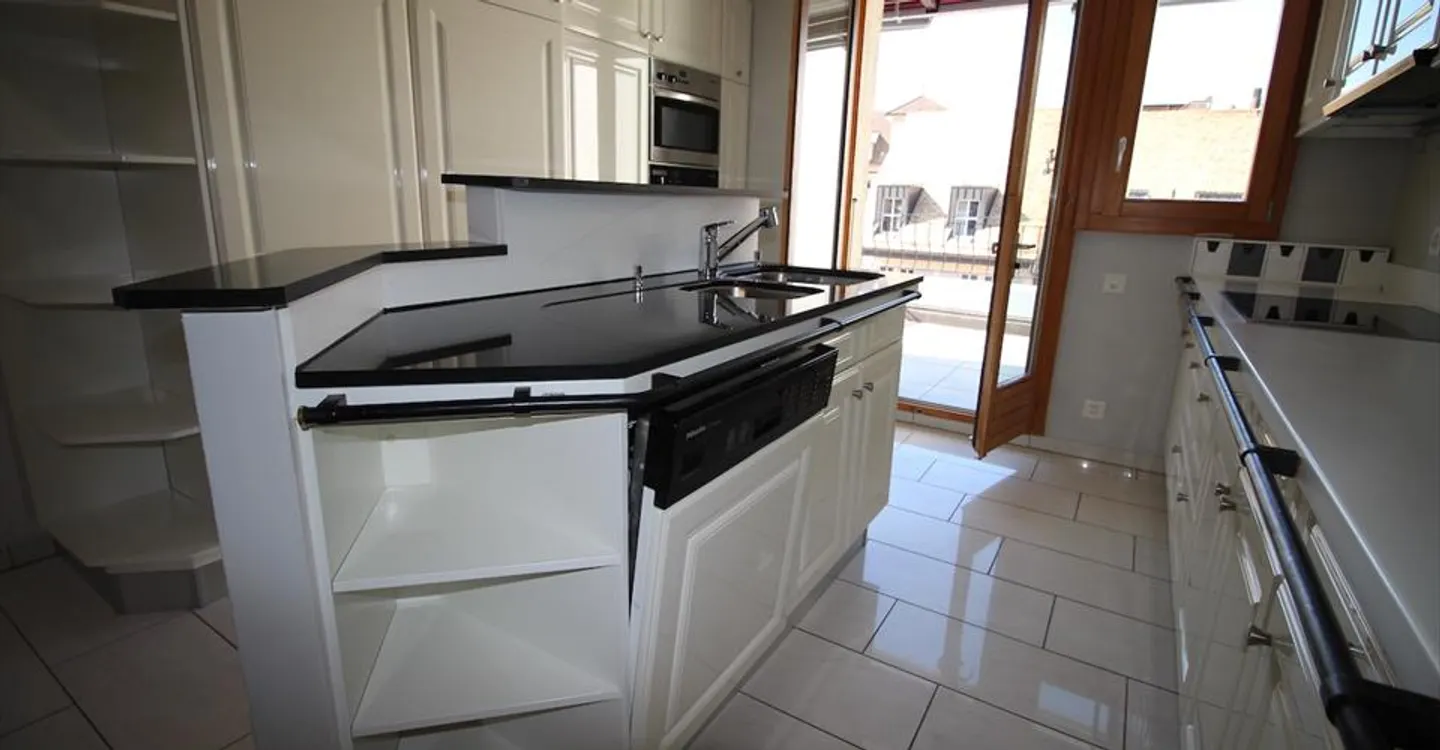 Immeuble historique avec 3 appartements - Photo 7 sur 17