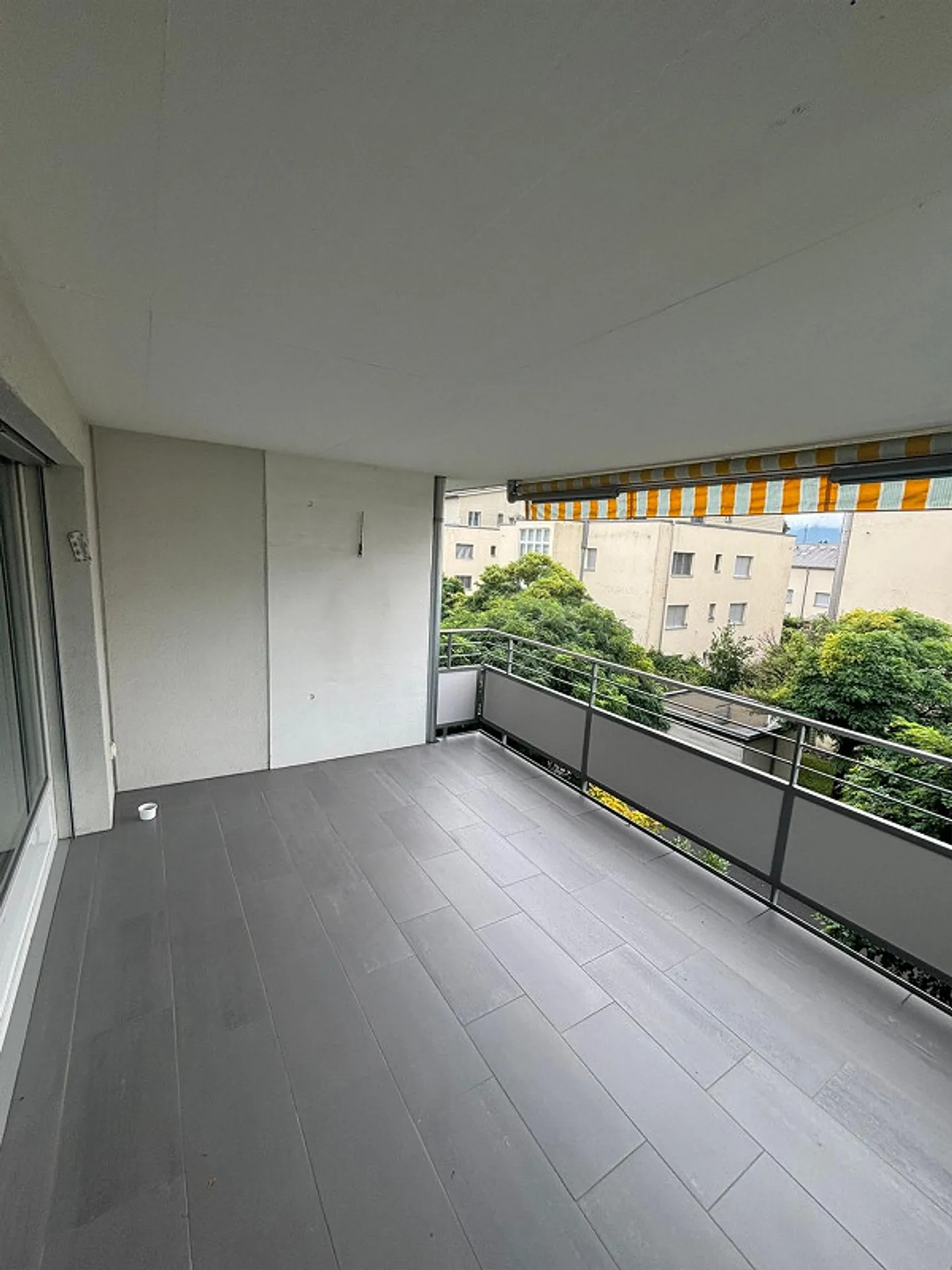 Bright 4½-room apartment with balcony and parking space in Thun - Photo 10 of 12