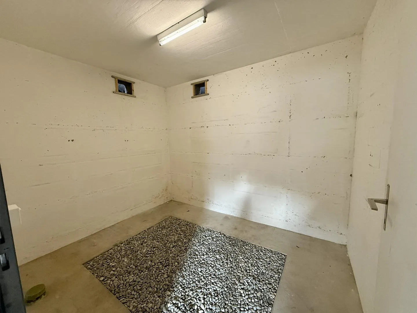 Lichtdurchflutetes 5.5-Zimmer-EFH mit Naturweiher und Weitblick - Foto 23 von 24