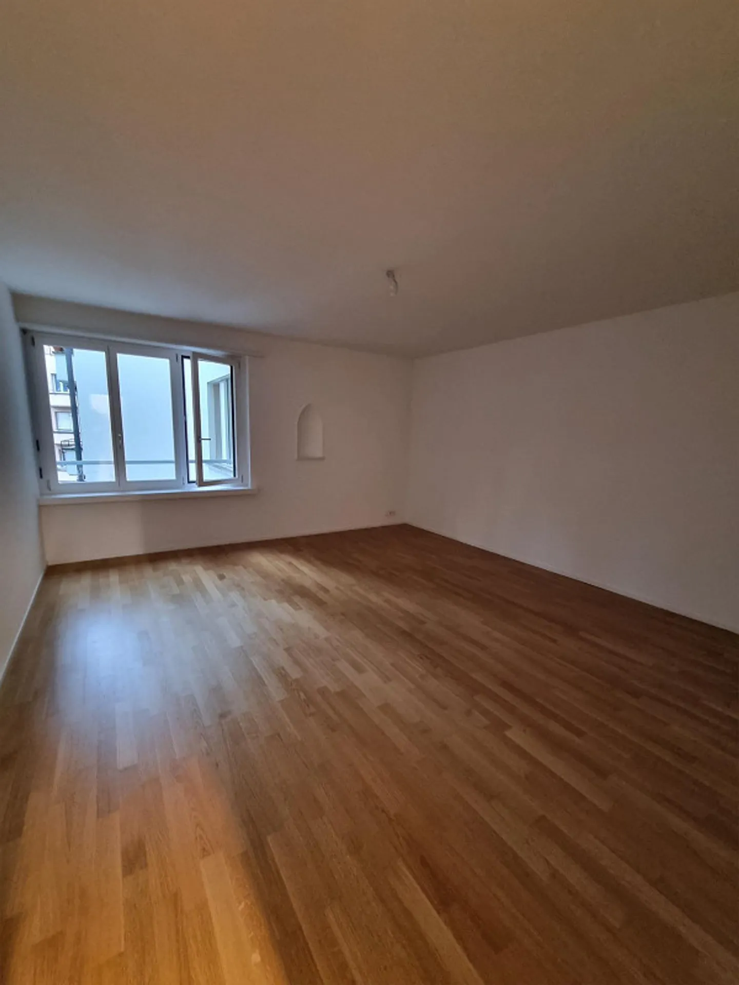 Appartement attrayant de 3,5 pièces dans un emplacement central - Photo 2 sur 8