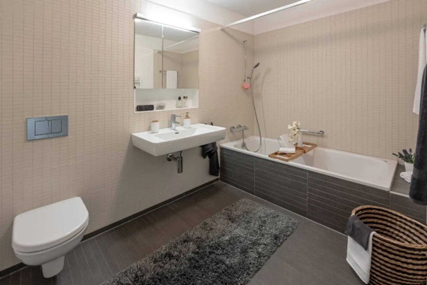 Modern Apartment in Central Location - Photo 5 of 8