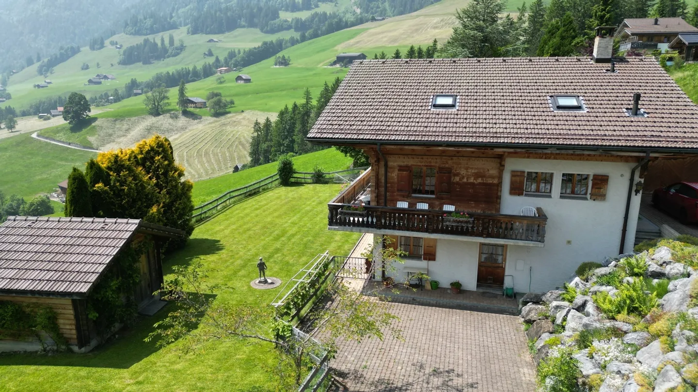 Magnificent chalet with breathtaking view - Photo 2 of 16