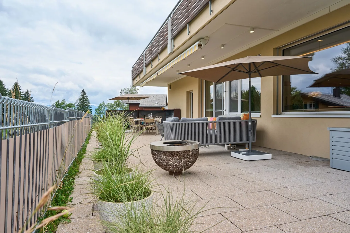 SONNE PUUR ÜBER DEM NEBELMEER: 2 exklusive, topmoderne Gartenwohnungen (1x mit 5.5 Zimmer & 1x mit 3.5 Zimmer.) - Foto 11 von 12