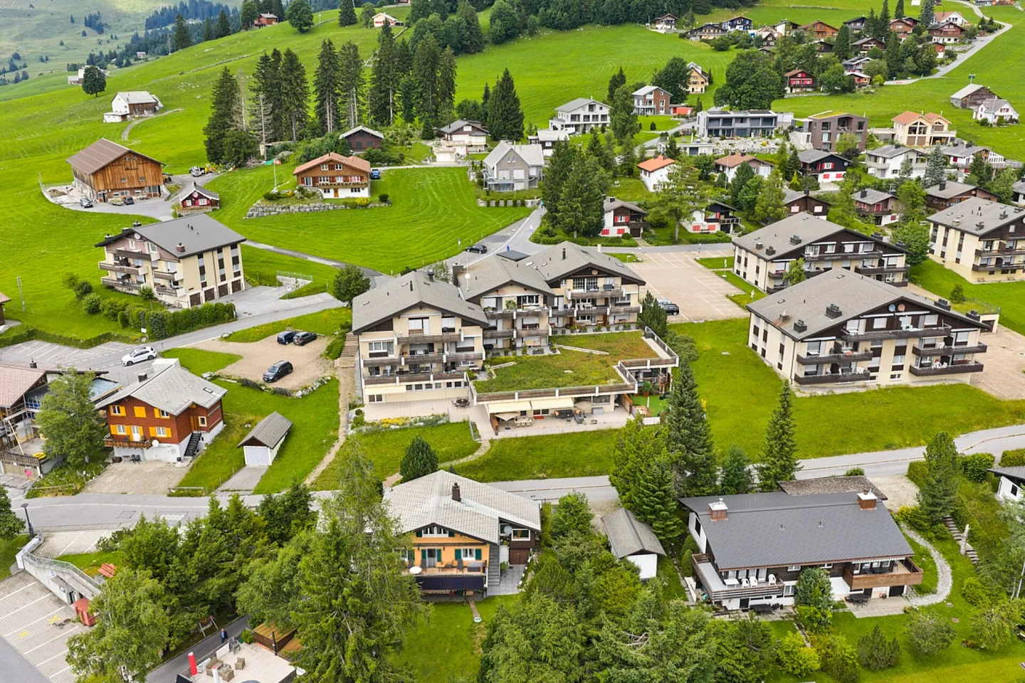 SONNE PUUR ÜBER DEM NEBELMEER: 2 exklusive, topmoderne Gartenwohnungen (1x mit 5.5 Zimmer & 1x mit 3.5 Zimmer.) - Foto 12 von 12