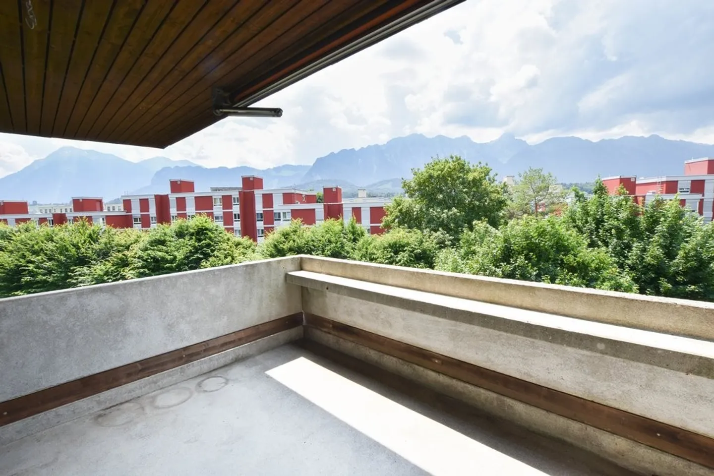 Temporary Gallery Apartment with Fireplace and 2 Balconies - Photo 8 of 9