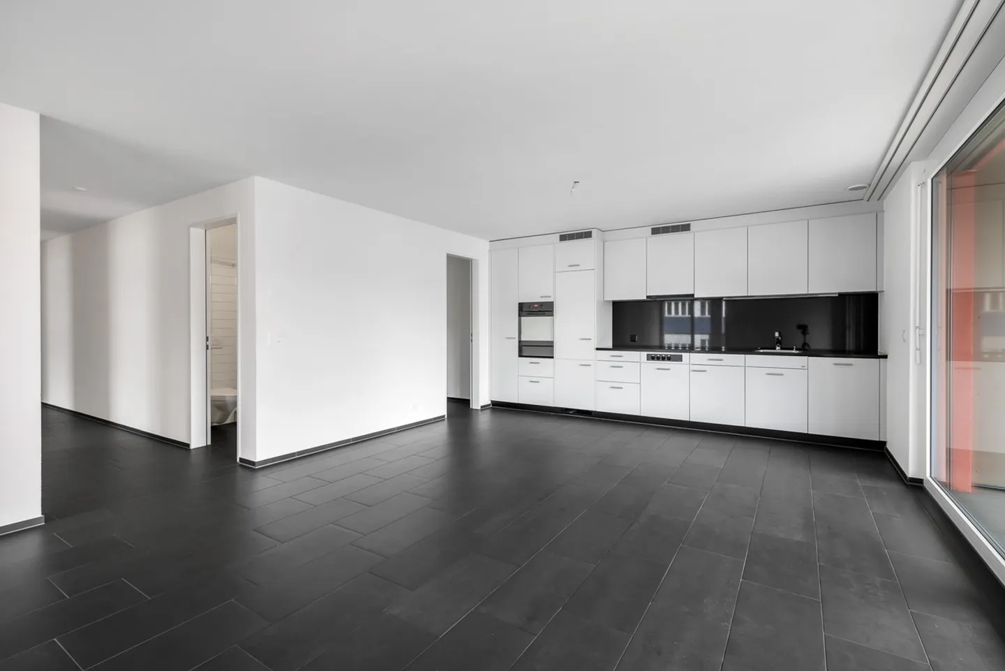 Appartement moderne dans un emplacement central - Photo 3 sur 7