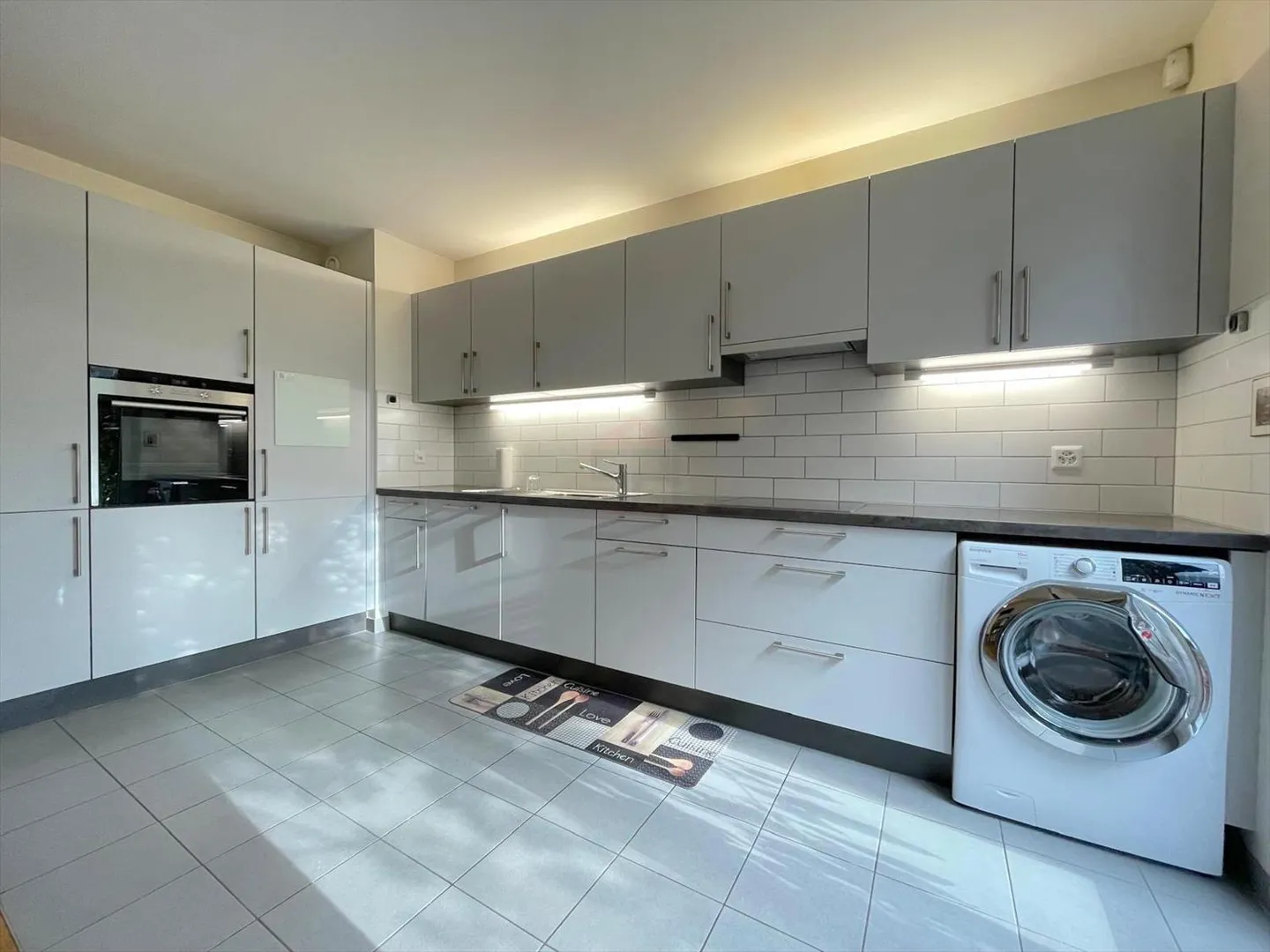 ERHABENES 4-ZIMMER-WOHNUNG MIT TERRASSE IN RUHIGER LAGE IN VERNIER - Foto 3 von 7