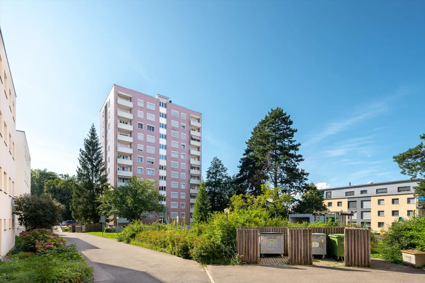 Environnement soigné, emplacement calme - Photo 1 sur 8