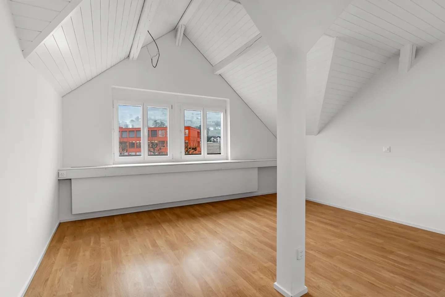 Appartamento mansardato affascinante con molto spazio e comfort moderno - Foto 4 di 11