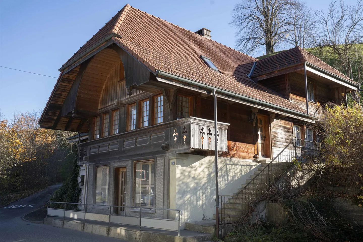 Space miracle with a usable area of approx. 211m2, lots of character and charm - Photo 1 of 29