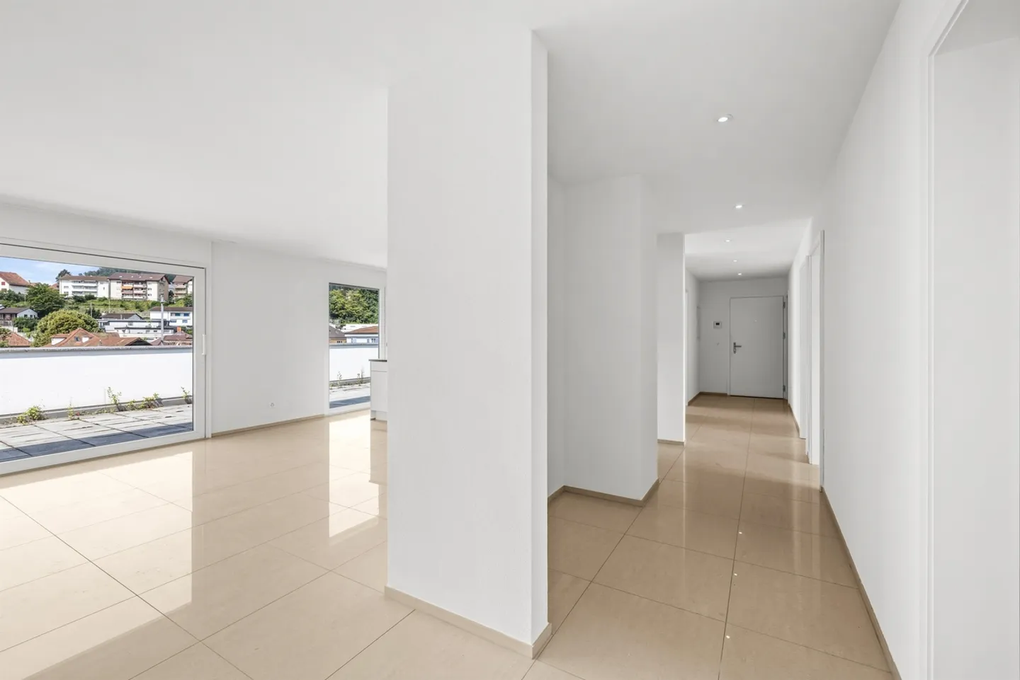 Moderne 5.5-Zimmerwohnung - Foto 2 von 8