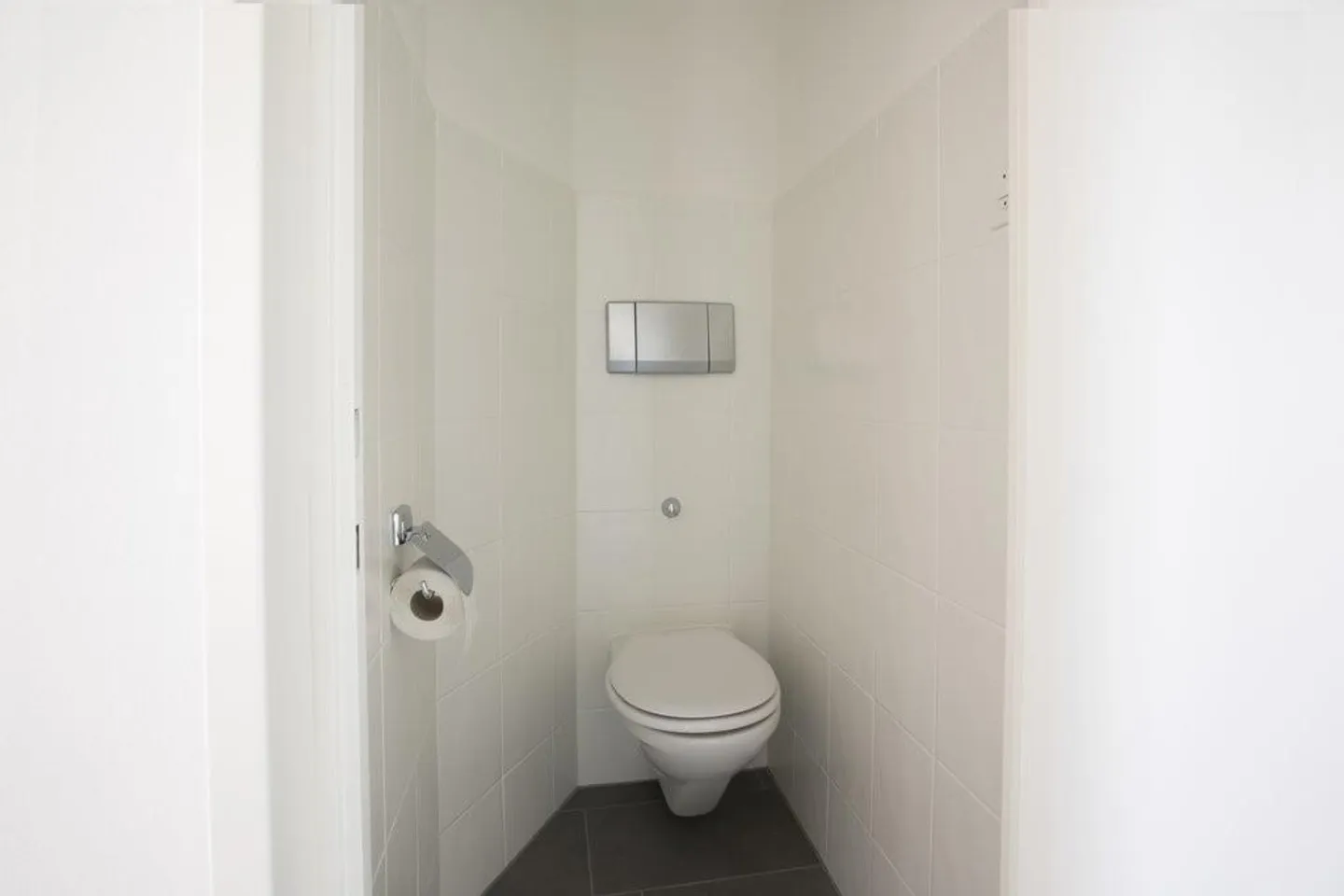 Appartamento ristrutturato con 2 balconi - Foto 4 di 12