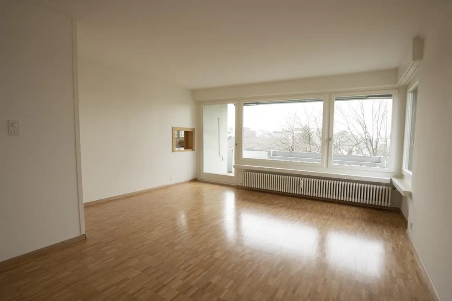 Appartamento ristrutturato con 2 balconi - Foto 5 di 12