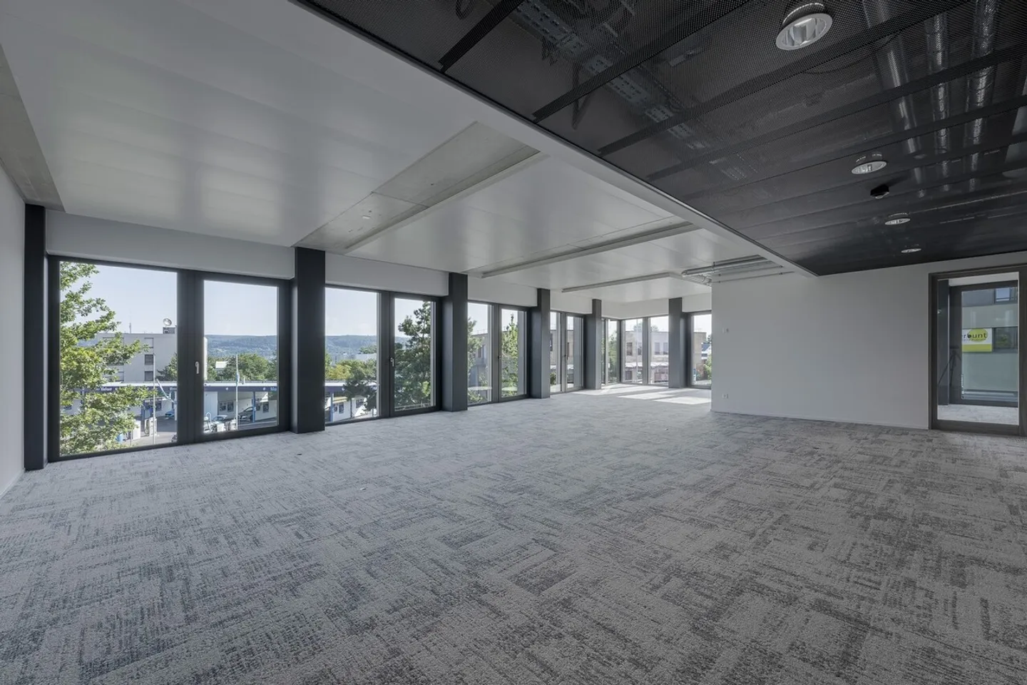 Ready to work - Photo 5 of 7