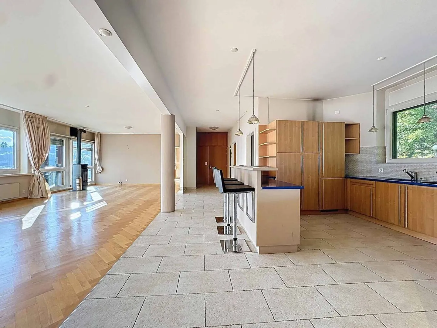Superb 4.5 Room Apartment with Panoramic View - Photo 3 of 11