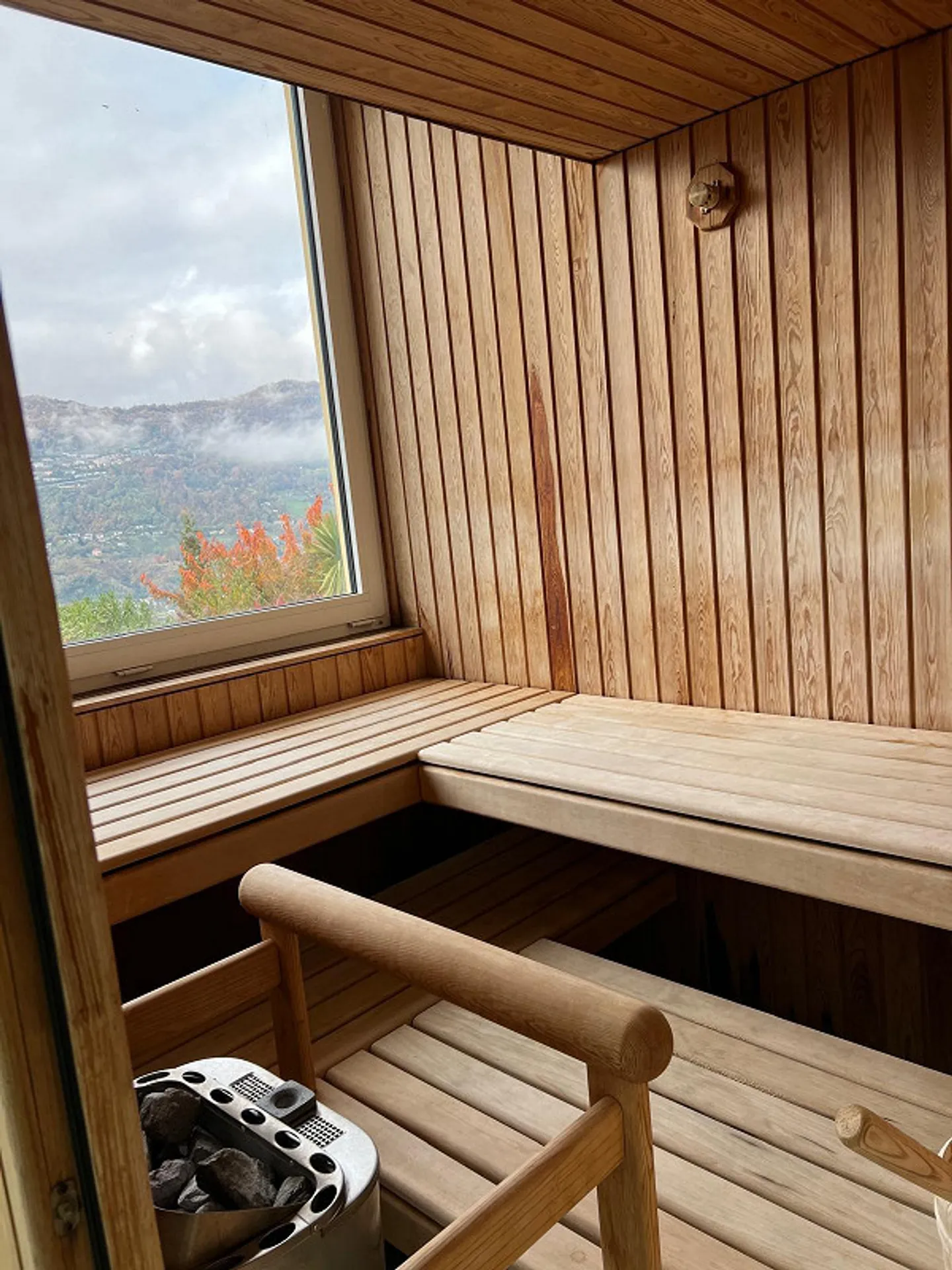 Beautiful, large 5-room apartment with magnificent lake view - Photo 16 of 17