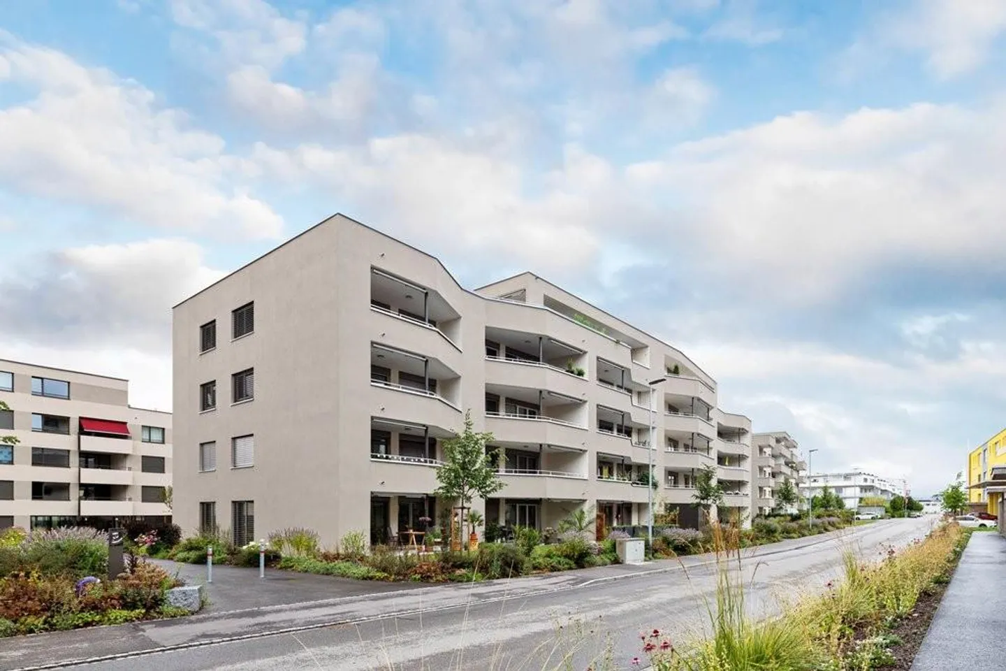 Modern apartment with garden seating area - Photo 1 of 10