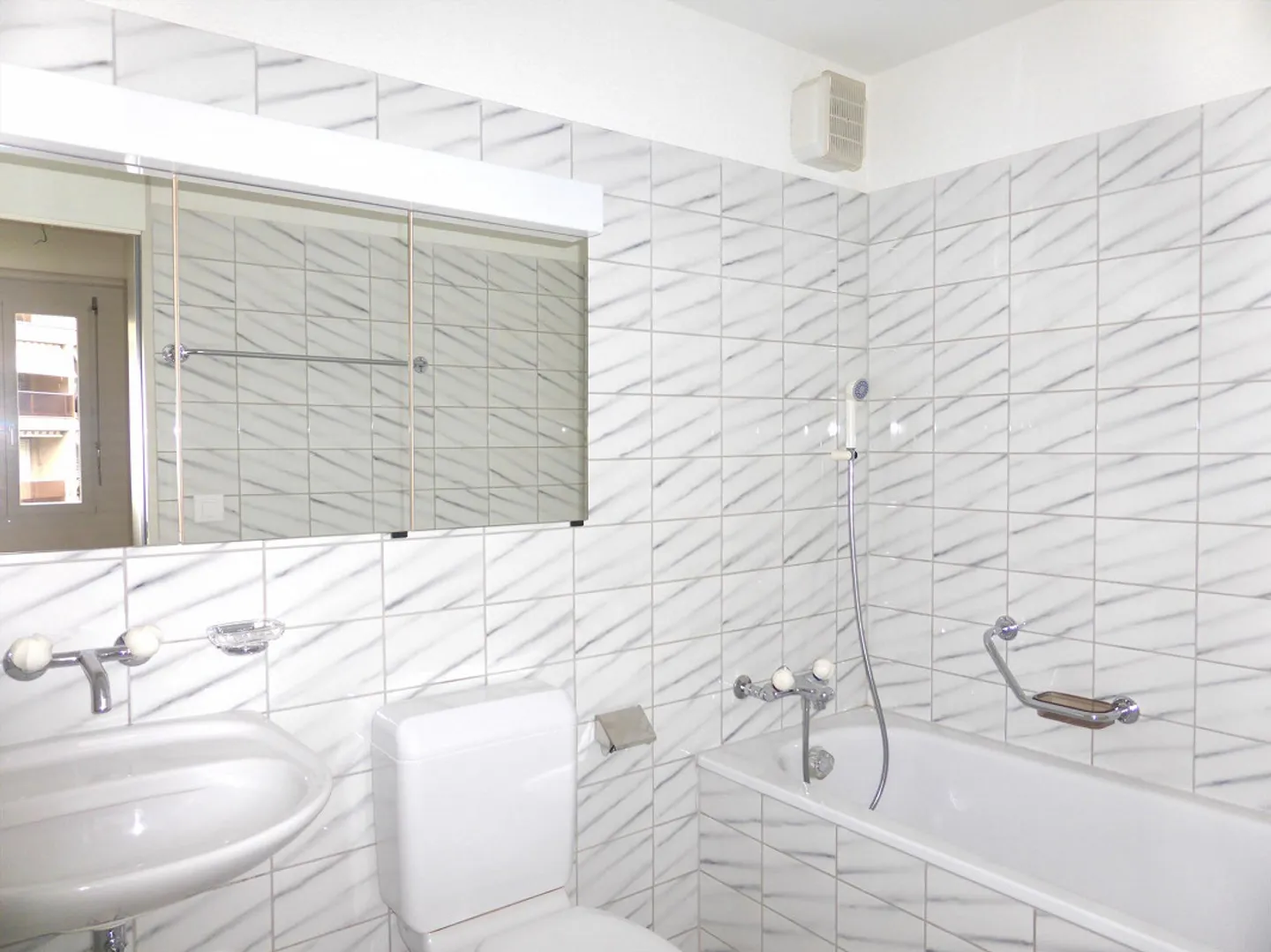 Moderne, helle Wohnung - Foto 4 von 12