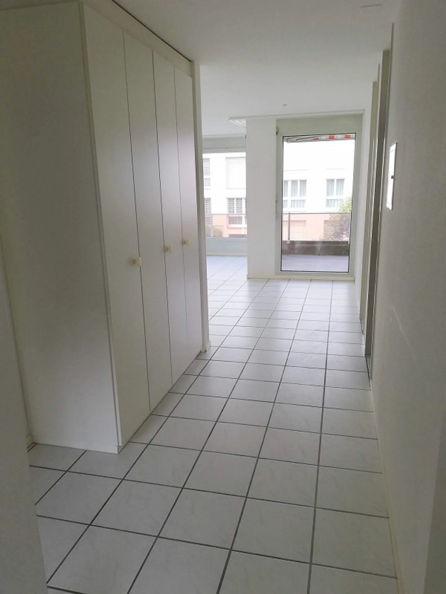 Moderne, helle Wohnung - Foto 7 von 12