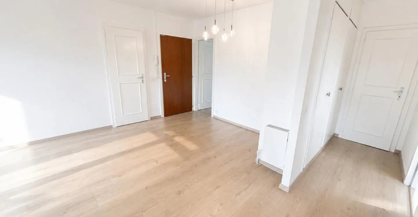 3,5 Zimmer - hell und Balkon - Foto 2 von 10