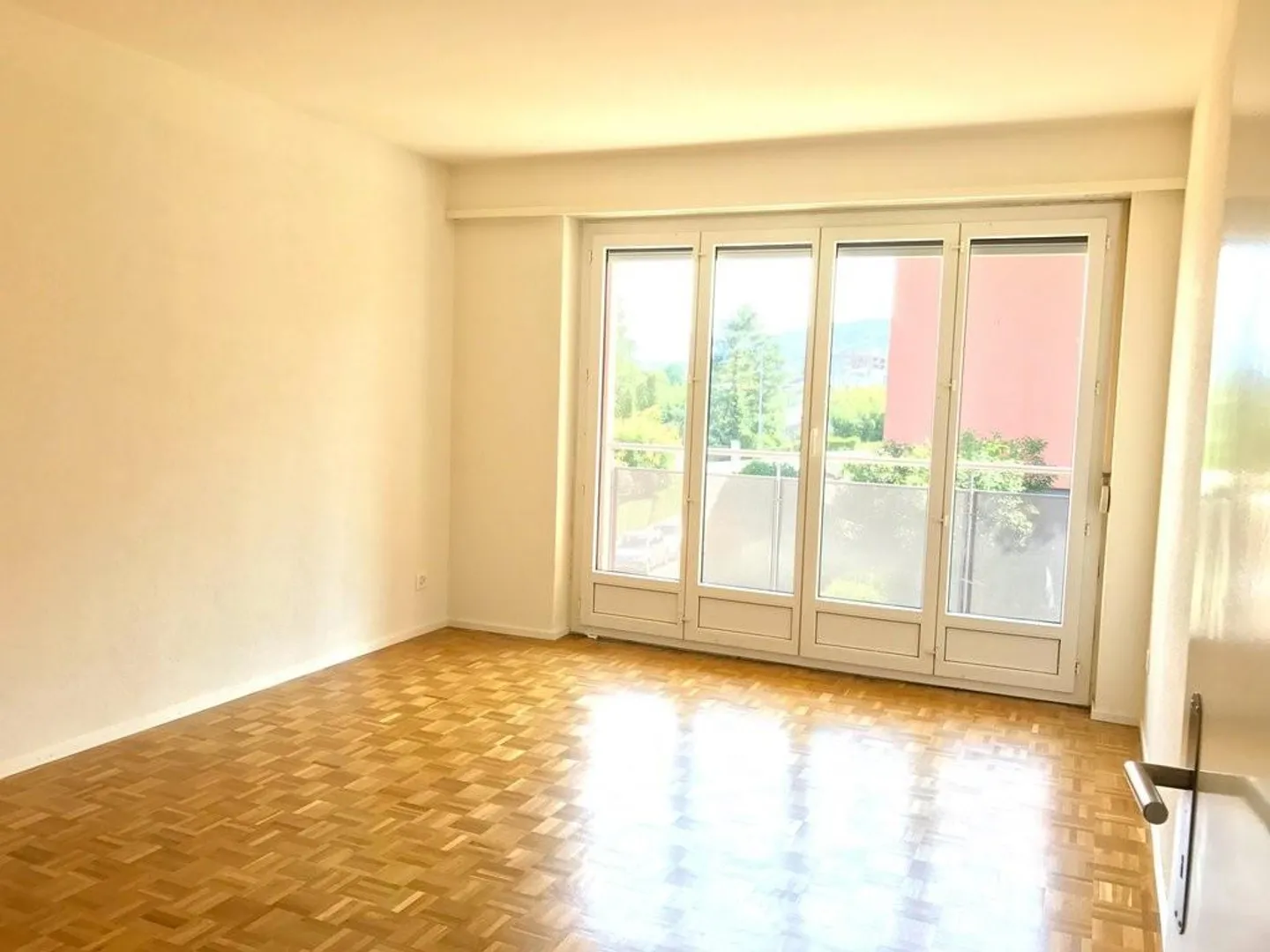 helle und geräumige 4.5 Zimmerwohnung zu vermieten - Foto 6 von 10