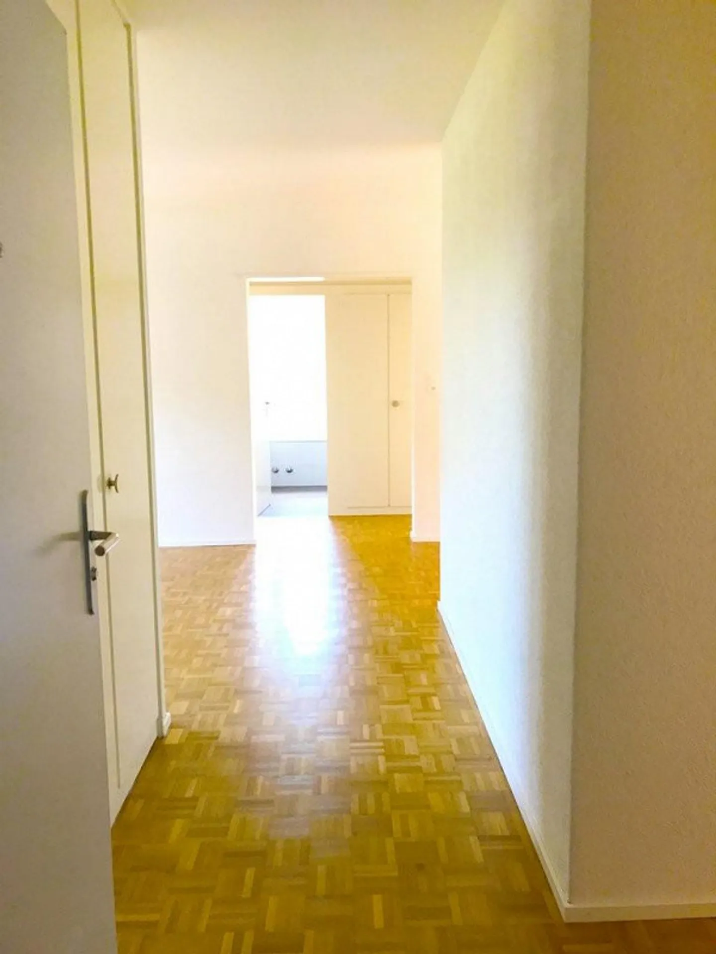 helle und geräumige 4.5 Zimmerwohnung zu vermieten - Foto 4 von 10