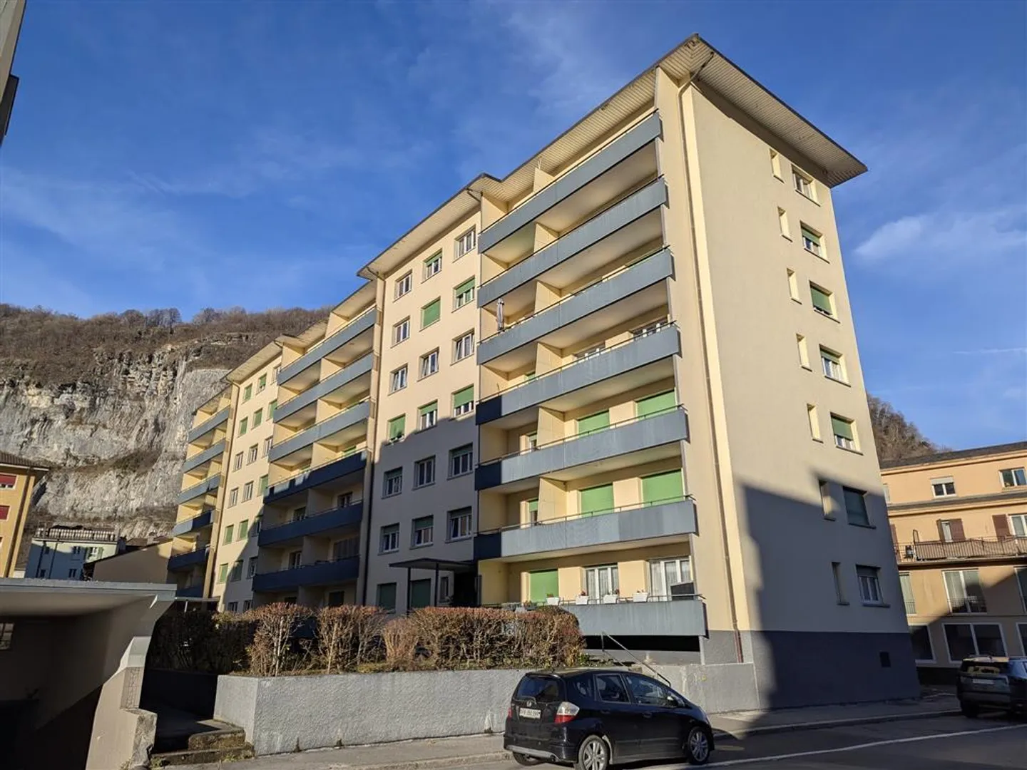 Zentrale Parkmöglichkeit Verfügbar - Foto 1 von 2