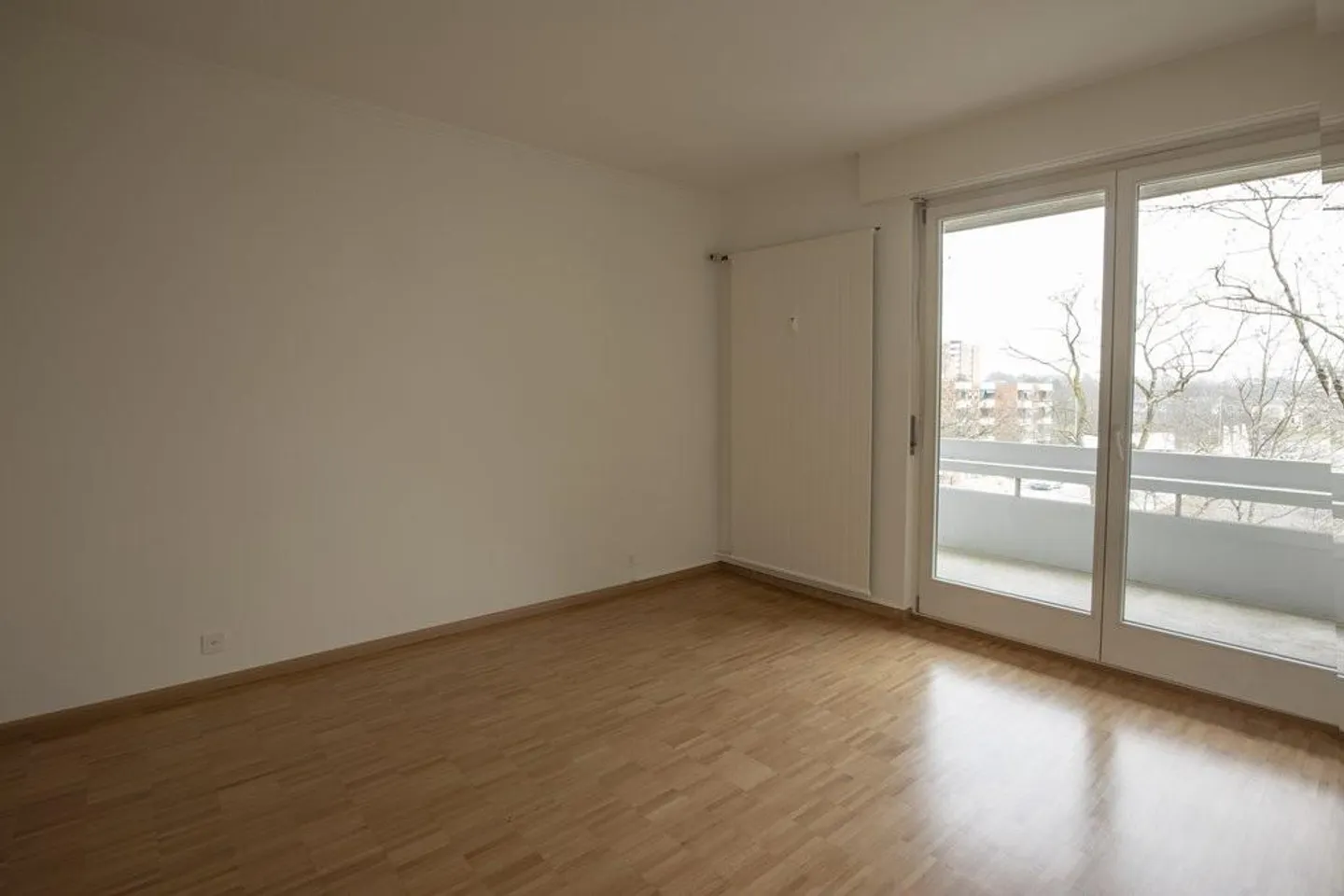 Appartamento ristrutturato con 2 balconi - Foto 10 di 12