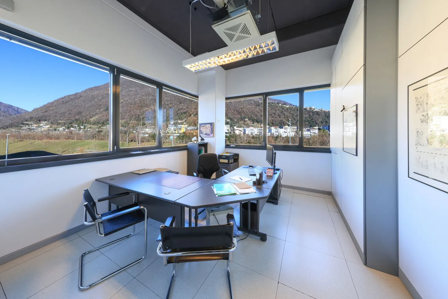 LOSONE - Spacious commercial space for office use - Photo 2 of 7