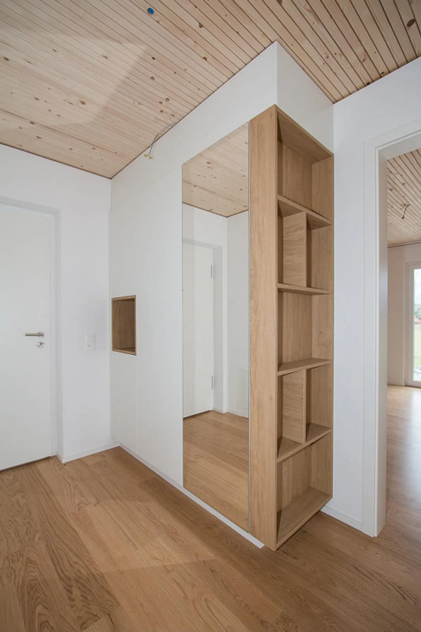 Appartement moderne et lumineux de 2,5 pièces avec balcon près du lac - Photo 2 sur 9