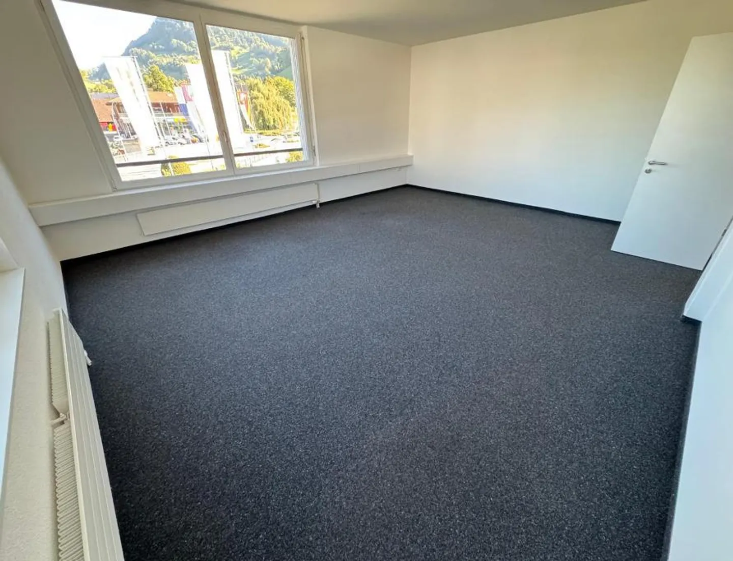 Modernes Büro zu Vermieten - Foto 3 von 4
