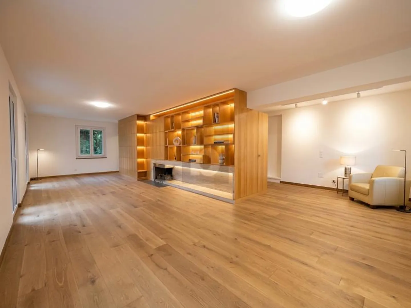 MAGNIFIKANTES HAUS MIT PRIVATGARTEN UND AUSSICHT - Foto 1 von 6