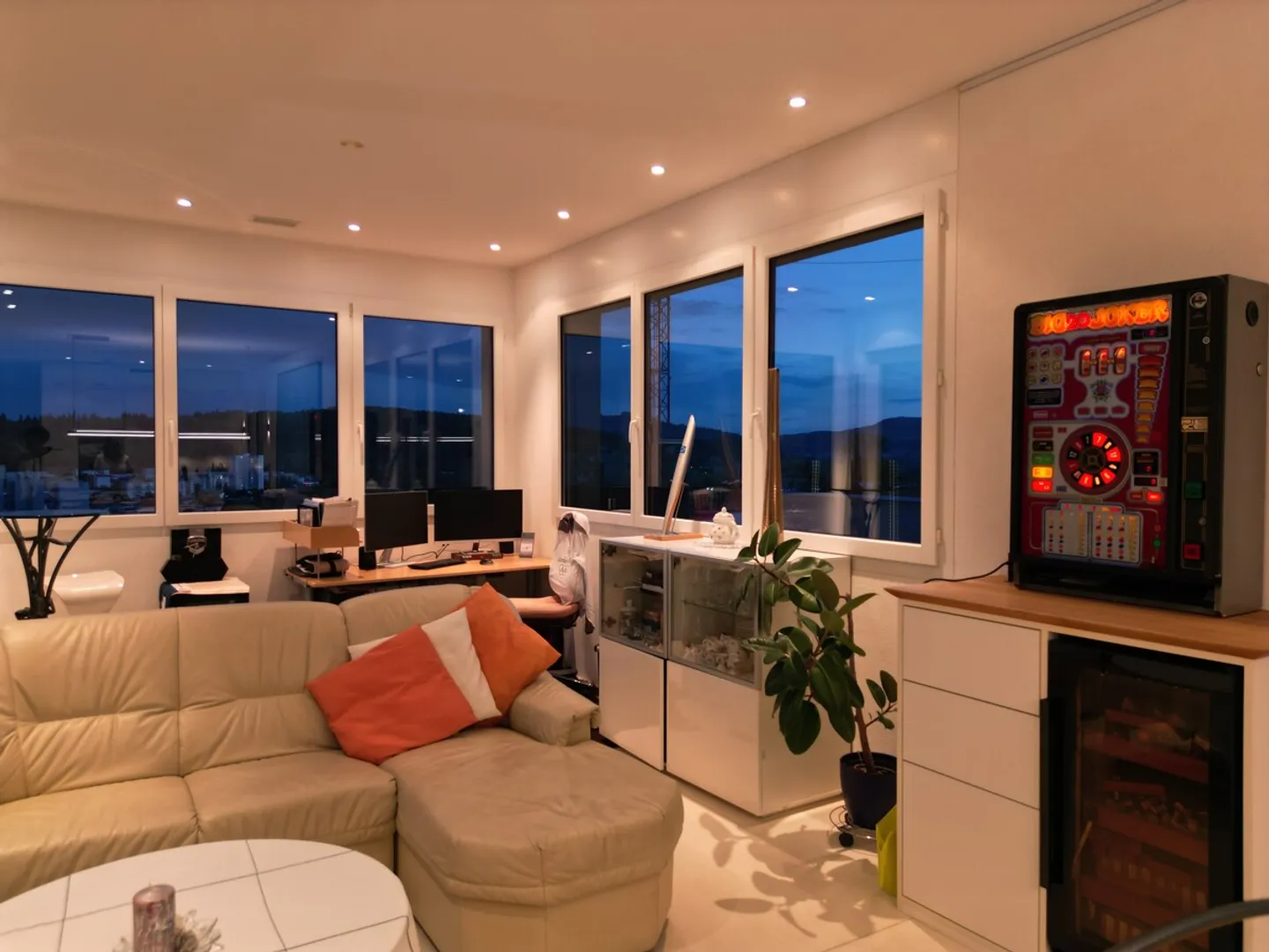 Terrace apartment directly on the edge of the forest with a dream view - Photo 9 of 13