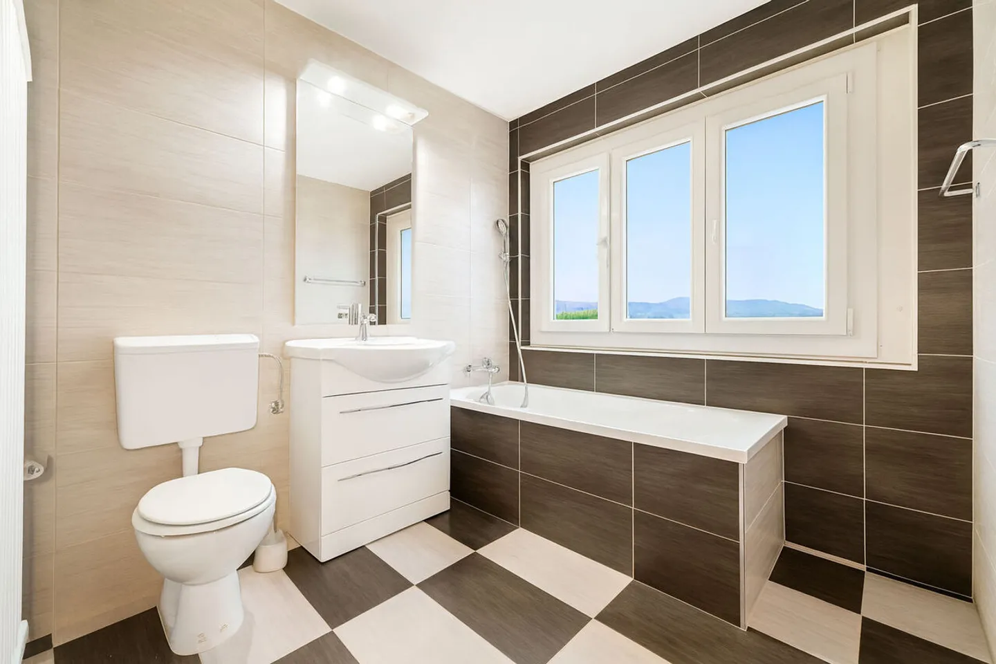 Appartamento al piano terra di 4,5 locali completamente ristrutturato. - Foto 5 di 8