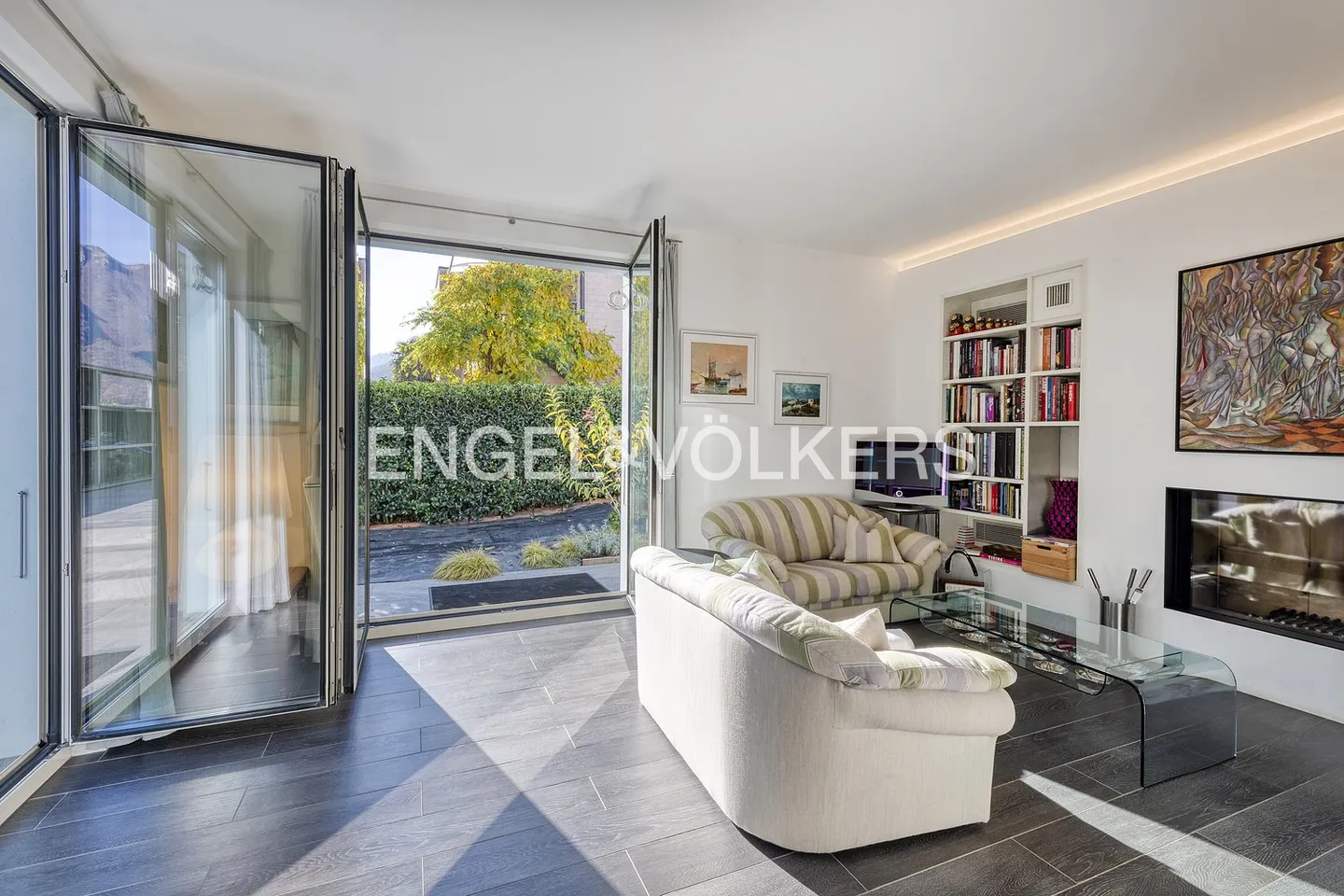 Casa a risparmio energetico in una zona residenziale tranquilla - Foto 3 di 13