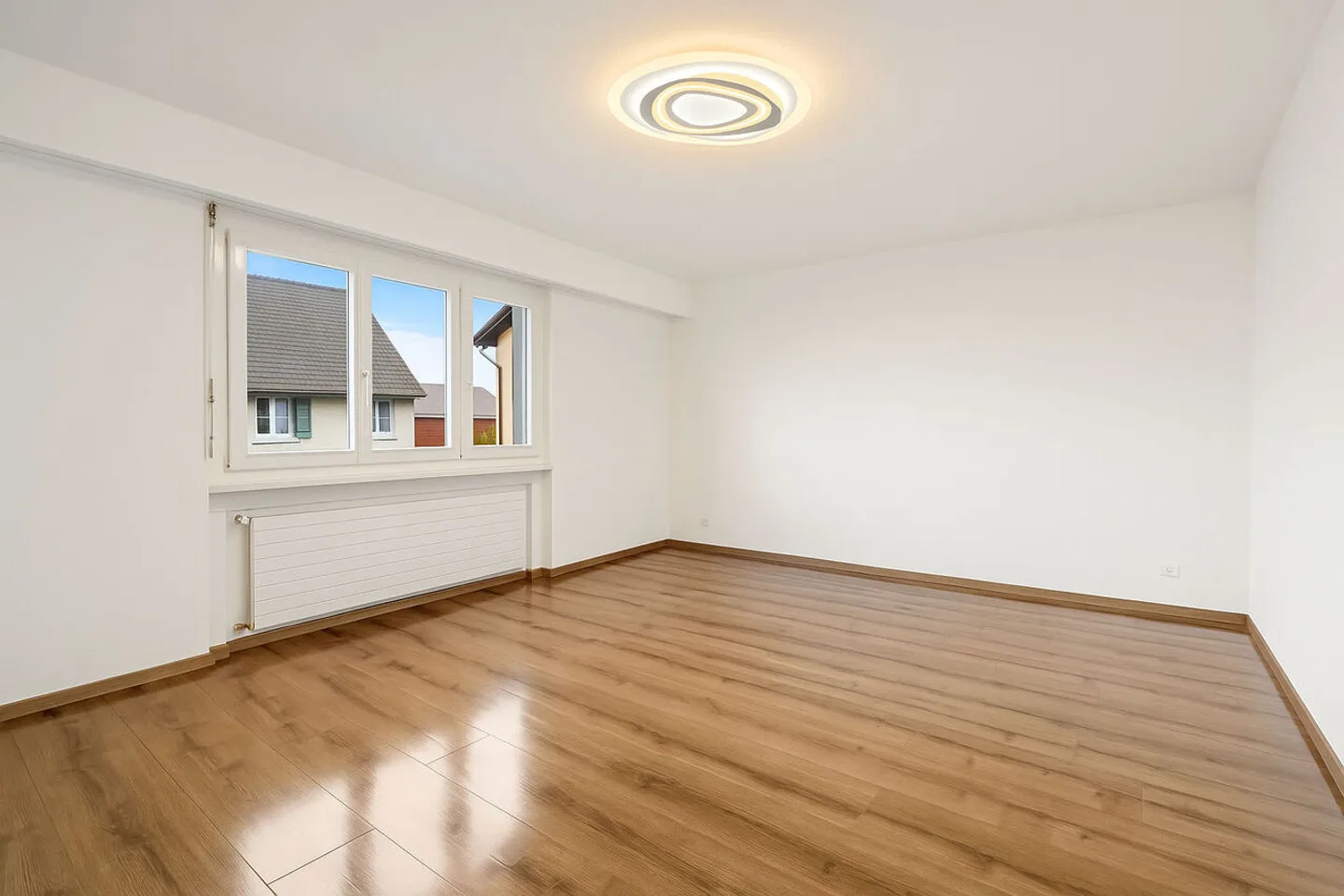 Appartamento al piano terra di 4,5 locali completamente ristrutturato. - Foto 4 di 8