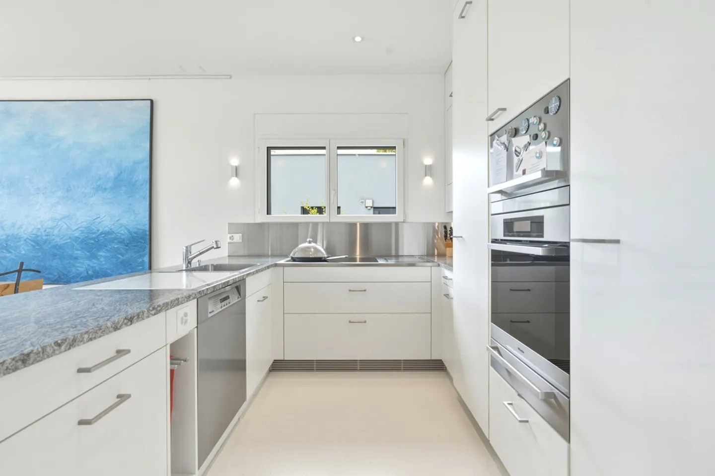 Terrace apartment directly on the edge of the forest with a dream view - Photo 5 of 13