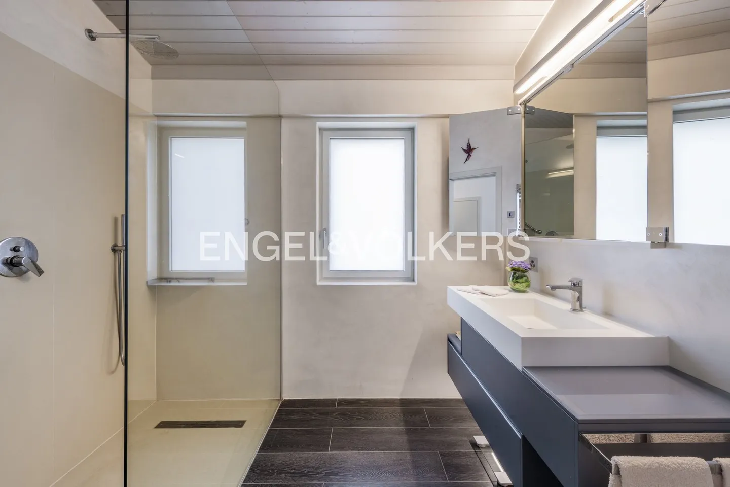 Casa a risparmio energetico in una zona residenziale tranquilla - Foto 12 di 13