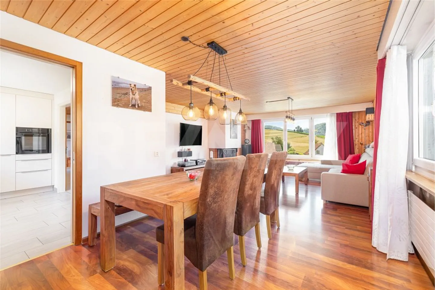 Geräumiges Einfamilienhaus mit Garten - Foto 9 von 13