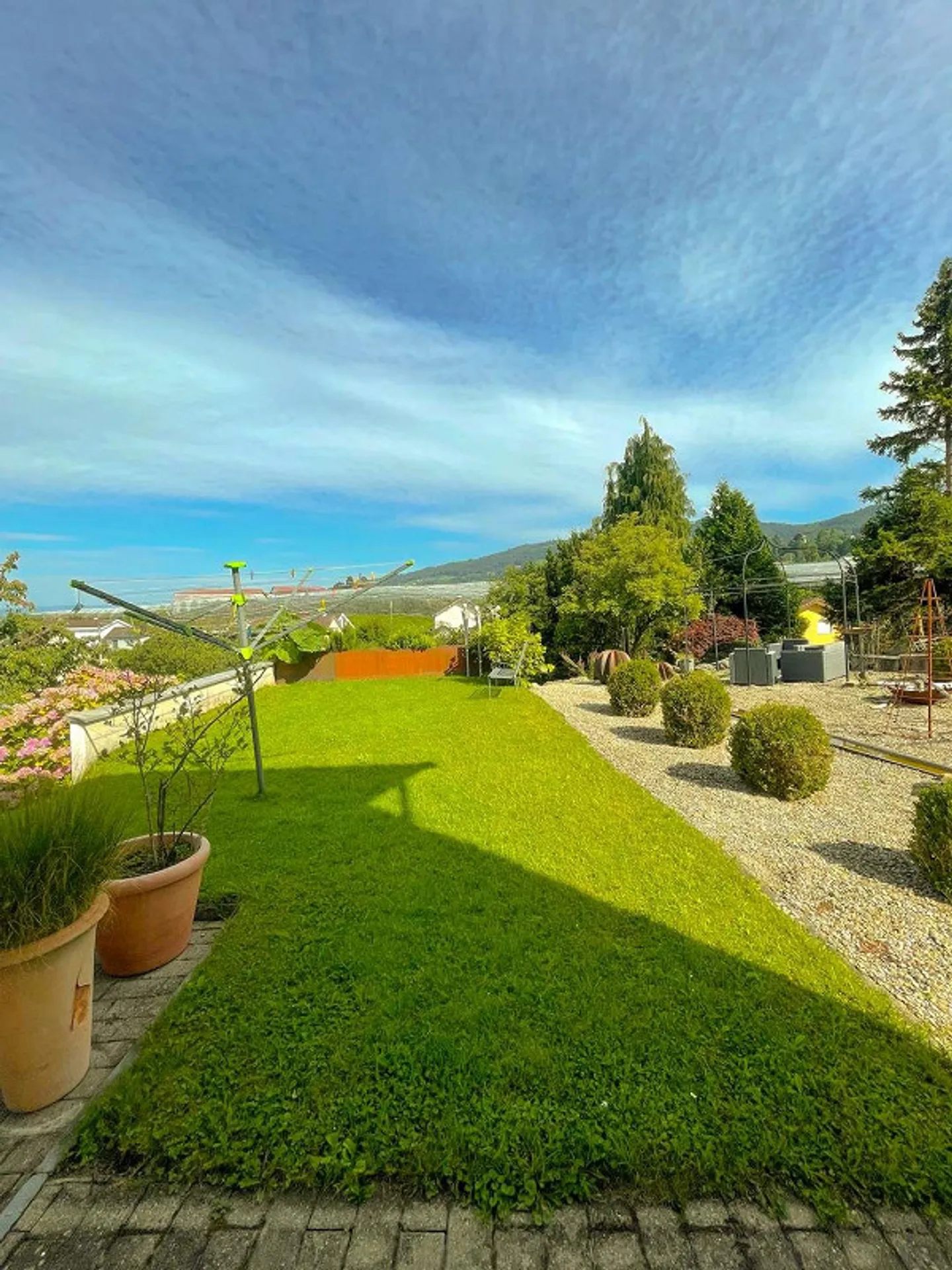 Sunny 3.5-Room Single-Family House in a Quiet Location in Goldach - Photo 1 of 12